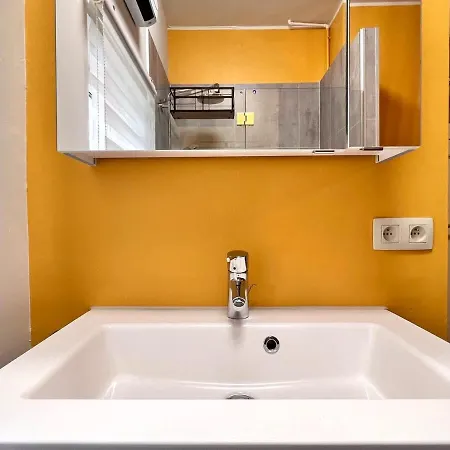 Family With Sea View For 6 Apartment *